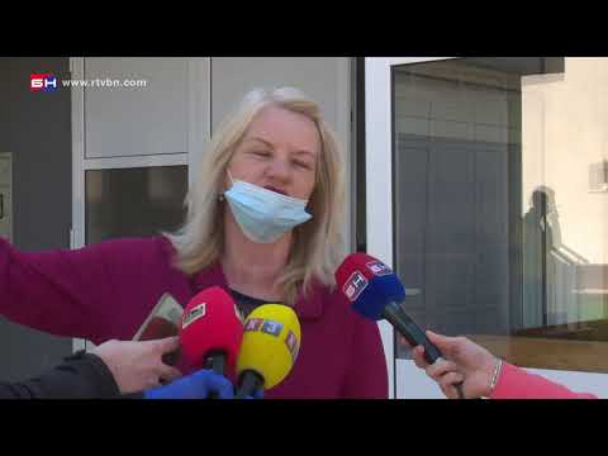 res_1588870412_radnici-i-mjestani-traze-ko-je-bacio-bombu-na-pekaru