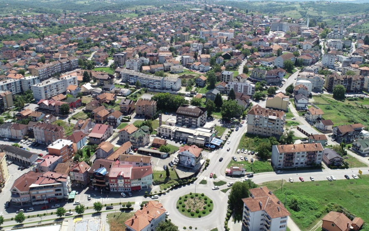 Derventa STATUS GRADA NAGRADA ZA RAZVOJ: Vjetar u leđa uz proslavu Dana opštine ...