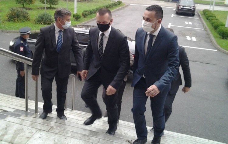 20201110121012_630965