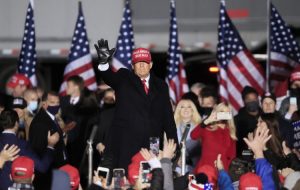 donald-tramp-01-872x610