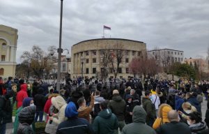res_1616413722_protest-ugostitelja-ispred-zgrade-palate-republike-srpske-foto-video