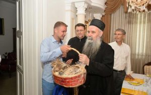 res_1624634455_stanivukovic-obecao-pomoc-za-obnovu-crkve-u-tuzli
