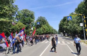 res_1624888307_dok-jedni-slave-vidovdan-drugi-protestvuju-u-bl