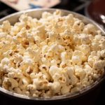 Da li je zdravo jesti kokice? Evo šta kažu stručnjaci