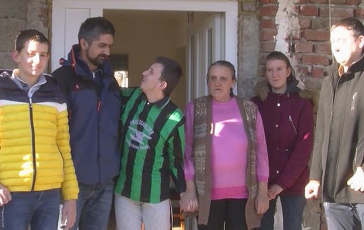 Petoclana-porodica-Obradovic-iz-Vranjaka-kod-Modrice-foto-RTRS