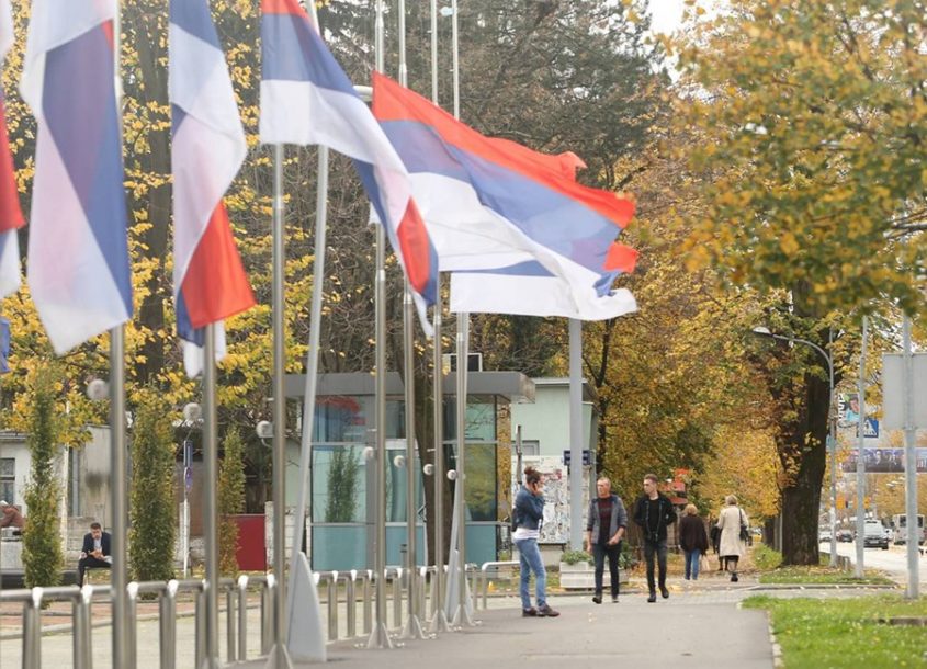 Zastave-na-pola-koplja-