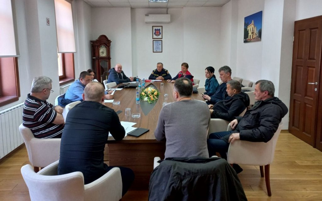 IMG-33ba50385a67fc0d1be8dcde5a5b298f-V