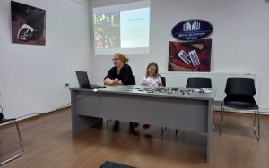 ivana sa kcerkom Zoom na predstavjanju u Šamcu