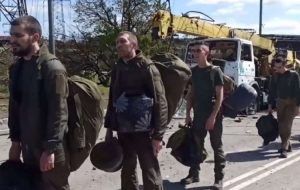 Predaja-Ukrajinskih-vojnika-872x610