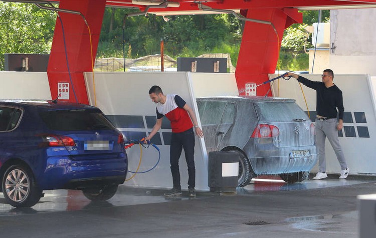 samousluzne-autopraonica-foto-m-jakovljevic-ringier5-scaled-pixelated-872x610