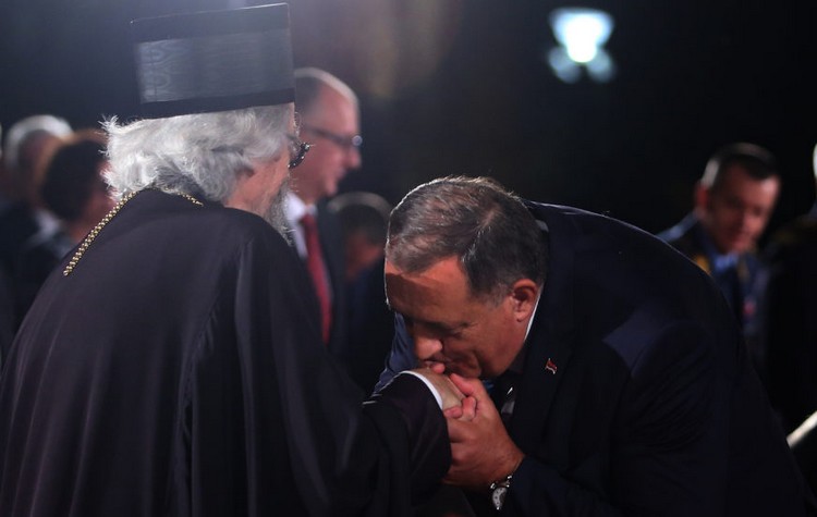 vladika-banajlucki-jefrem-i-milorad-dodik-foto-S-PASALIC-872x610