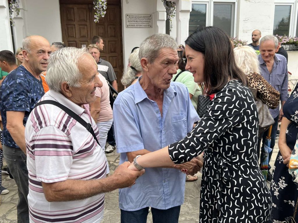 IMG-ff37edf19d03654c99b3168c6cd7615e-V