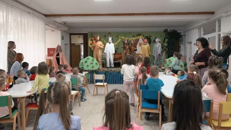 teslic-predstava-naslovnaa-768x432