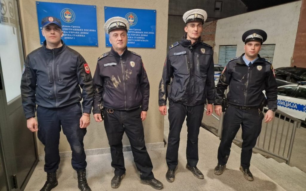 Dobojski-policajci-1536x1152