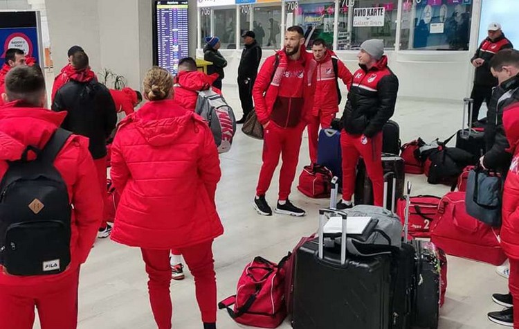 Dobojlije-na-aerodromu-