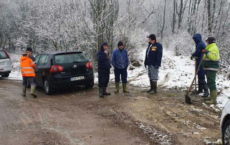 Брод - мјештани и Цивилна заштита  у