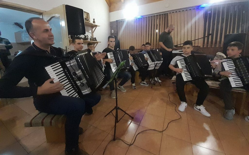 IMG-2c9534bbbb05a036e6828dd778e5d95f-V