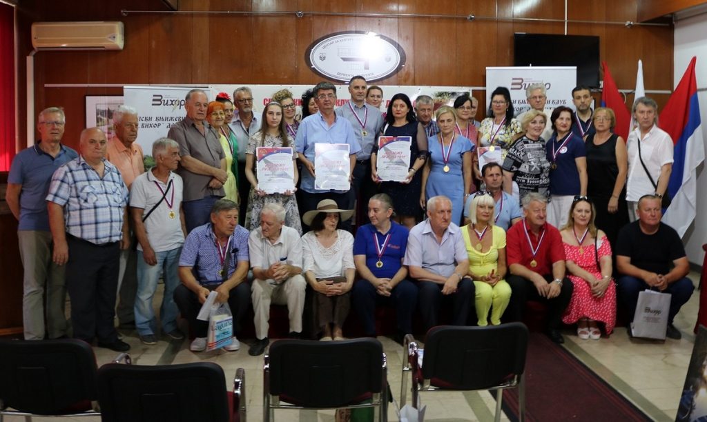 Derventa-pjesnici-Ustupljena-fotografija