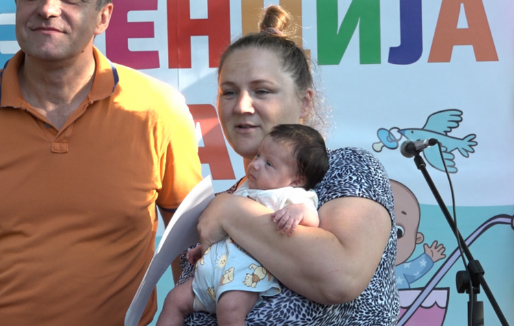 STANARI-NAJMLADJA-BEBA-768x432