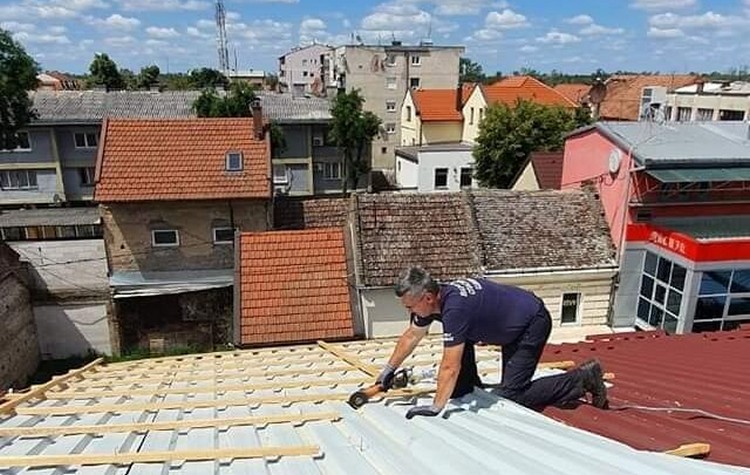 samac-popravka-krovova-ustupjena-fotografija-1-e1690538951557-640x610