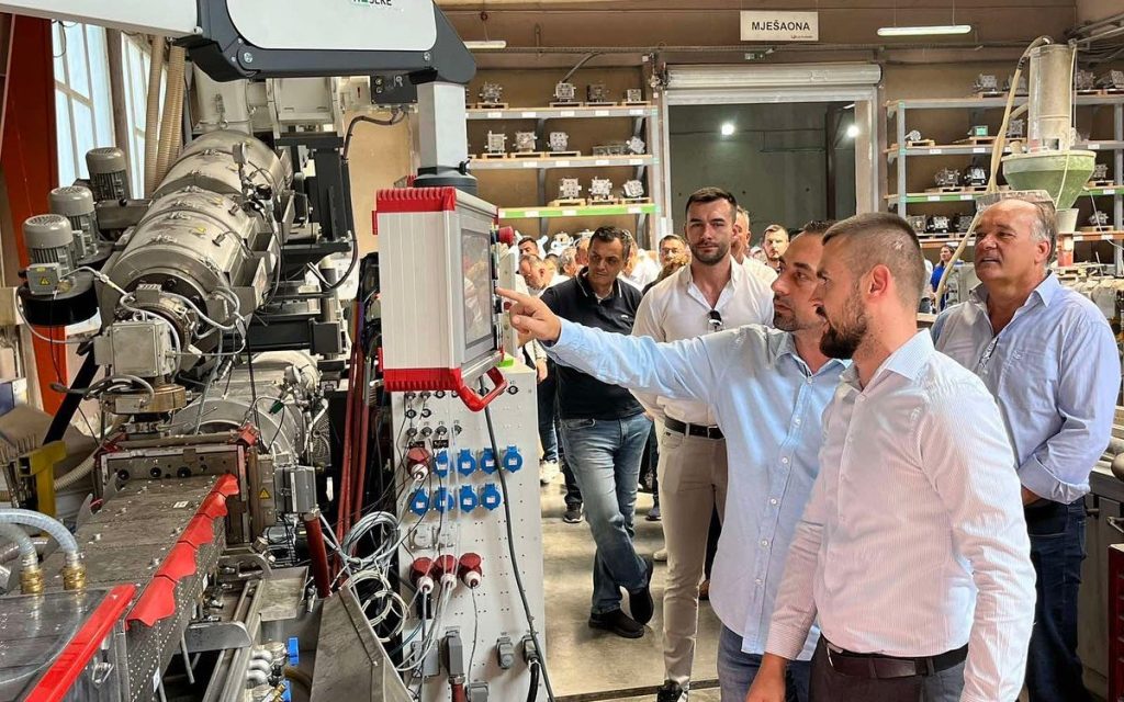 369699146_786269033507688_2759260500349708341_n