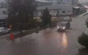 res_1693414787_kisa-potopila-doboj-ulice-pod-vodom-video