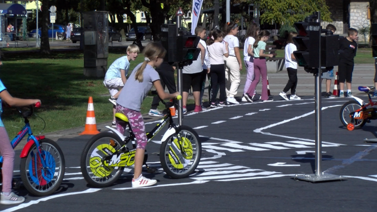 DOBOJ-DAN-BEZ-AUTOMOBILA-768x432