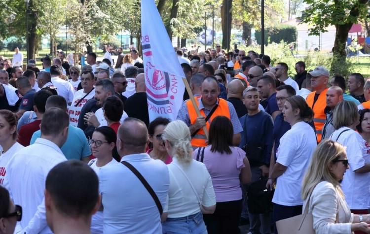 PROTESTI-FOTO-MIOMIR-JAKOVLJEVIC-RINGIER-7-872x610