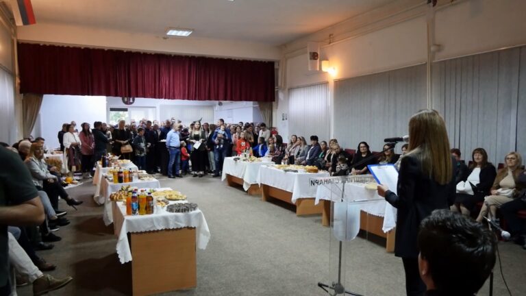 Kadrovi.mp4_snapshot_01.18.874-768x432