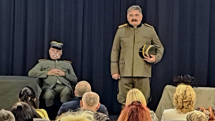 3287a0c26a35474ff15b17afc8d59d5d_XL