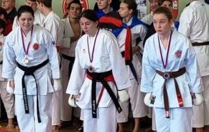 Anđela Petrović u sredini