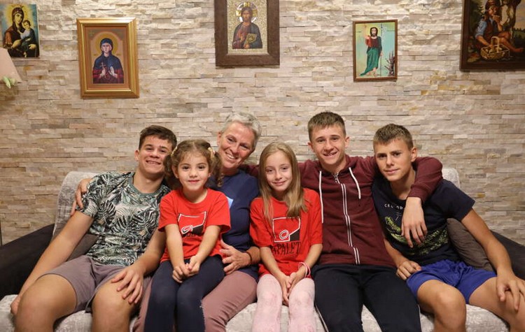 Marliz-van-Hofen-i-njena-djeca-foto-Mirjana-Ribic-872x610