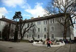 Derventa-skola-osnovna-centar-01-foto-S-PASALIC-872x600