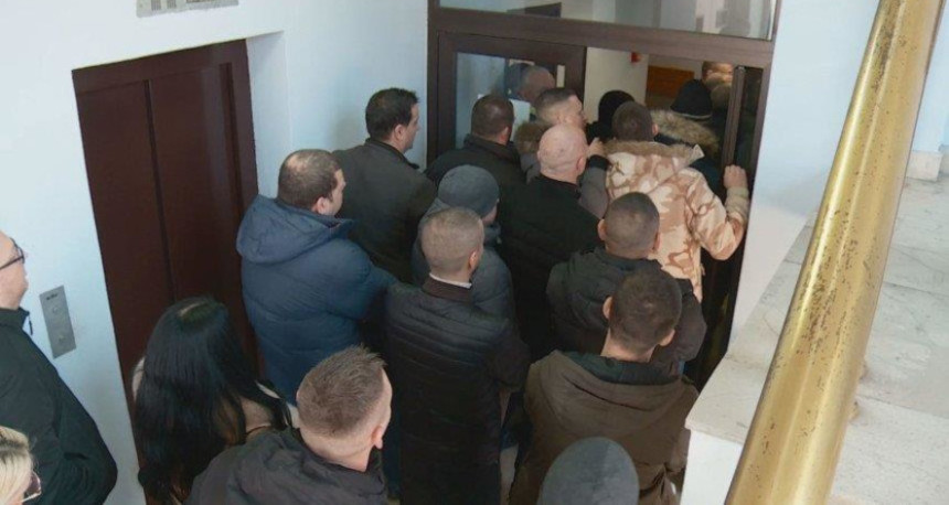 res_1706608296_prijavljeni-dobojski-direktori-sprijecili-javnu-raspravu