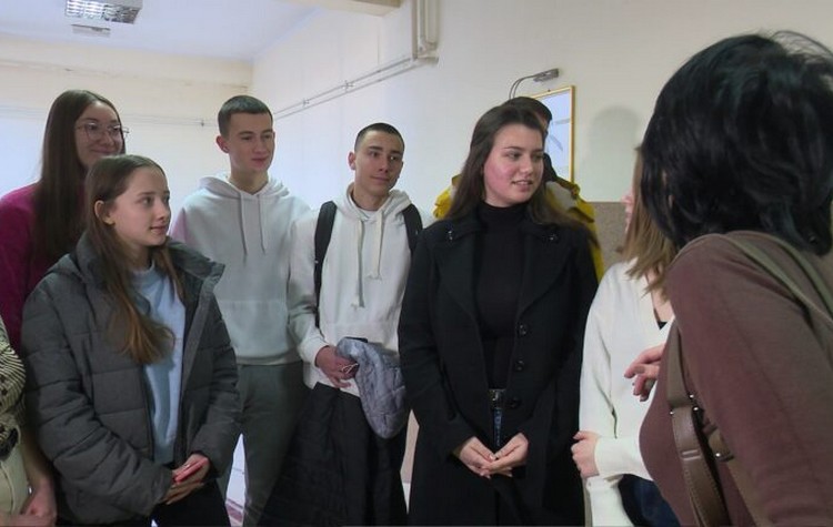 ucenici-s-nastavnicom