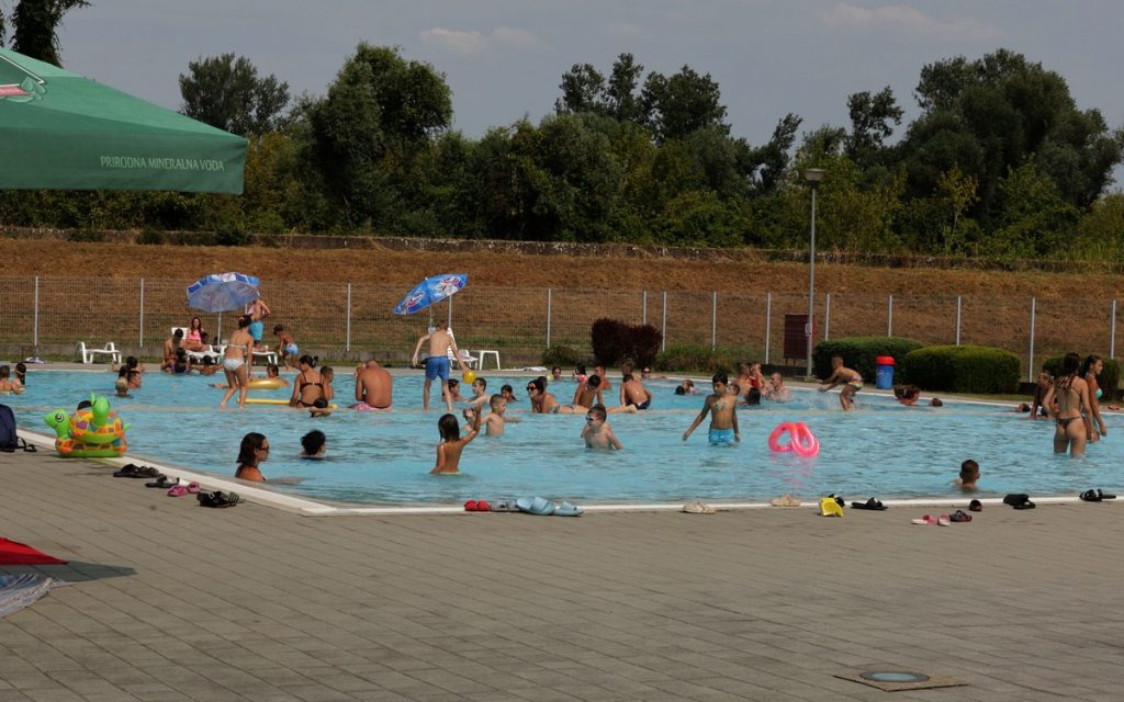 gradski-bazen-u-opstini-Brod-02-scaled