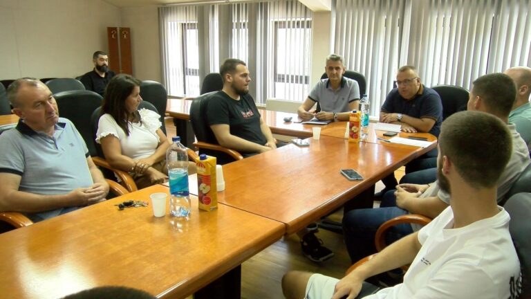 modrica-Naknada-za-udzbenike-deci-RVI-i-PPB.mp4_snapshot_01.13.406-768x432