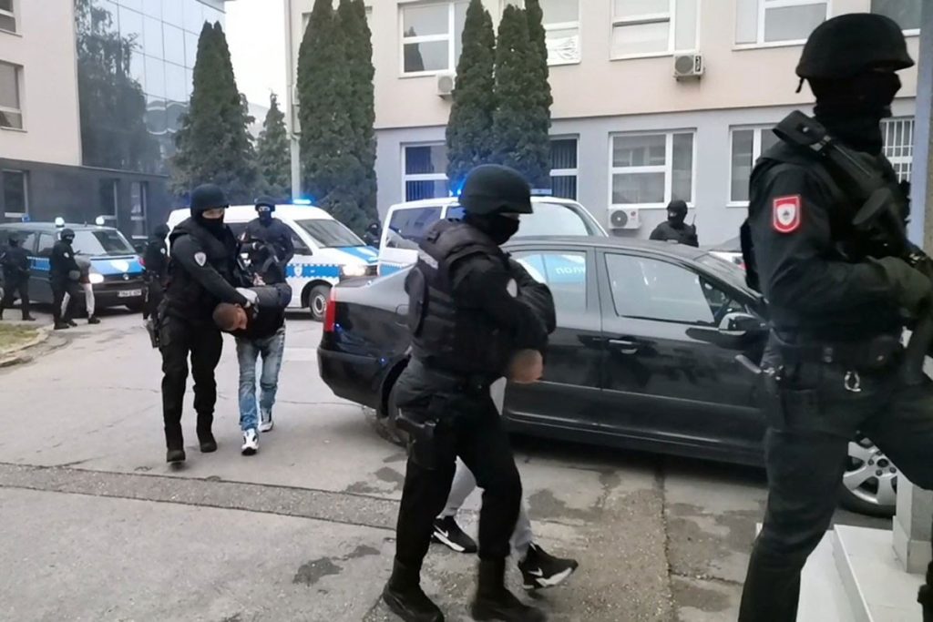 20241018074113_863578