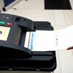 U BiH počela stizati nova oprema za izbore 2026.
