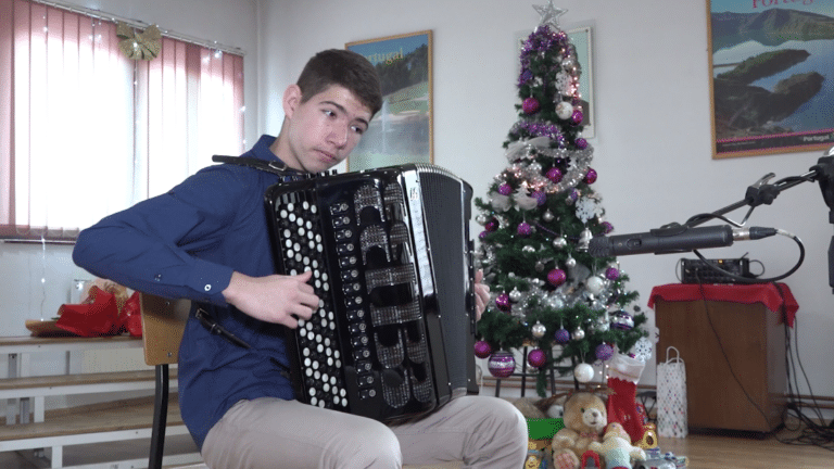 Screenshot_4-12-768x432