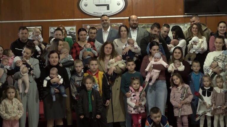 DERVENTA-PRIJEM-ZA-MAJKE-24-3.mp4_snapshot_02.47.723-768x432