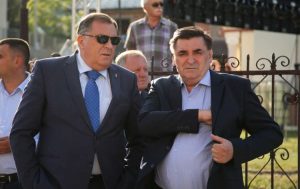 milorad-dodik-snsd-i-obren-petrovic-snsd-01-foto-s-pasalic-872x610