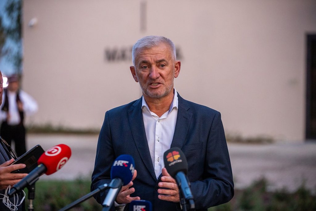 20250611204630_909856