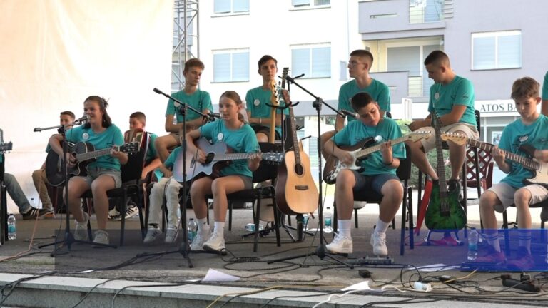 BROD-mala-gitarijada-27-6-.mp4-FINAL.mp4_snapshot_00.08.120-768x432