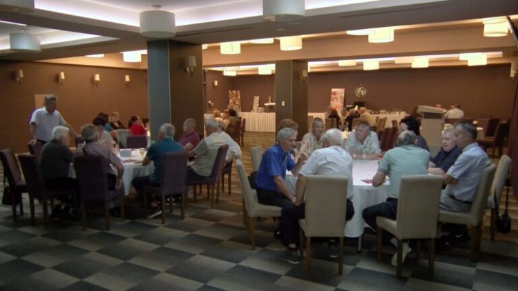 Doboj-prijem-za-penzionere-GU-za-16h-25-6.mp4_snapshot_00.00.967-768x432