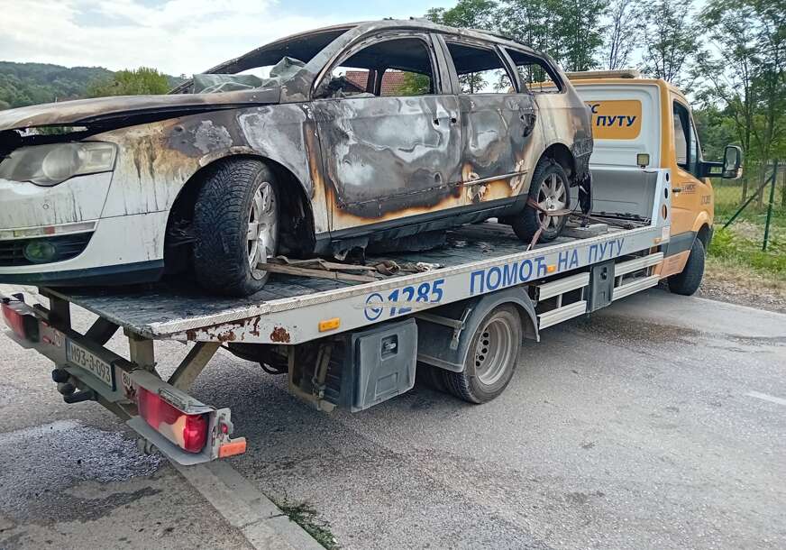 automobil-zapaljen-u-doboju-872x610