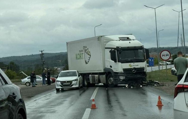 saobracajna-nesreca-Modrica-foto-ustupljena-fotografija-872x610