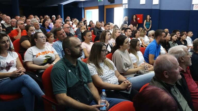 restart-podrska-milicevicu.mp4_snapshot_00.00.284-768x432