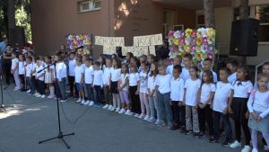 DERVENTA-PRVI-DAN-SKOLE-1-9.mp4_snapshot_00.15.849-1024x576