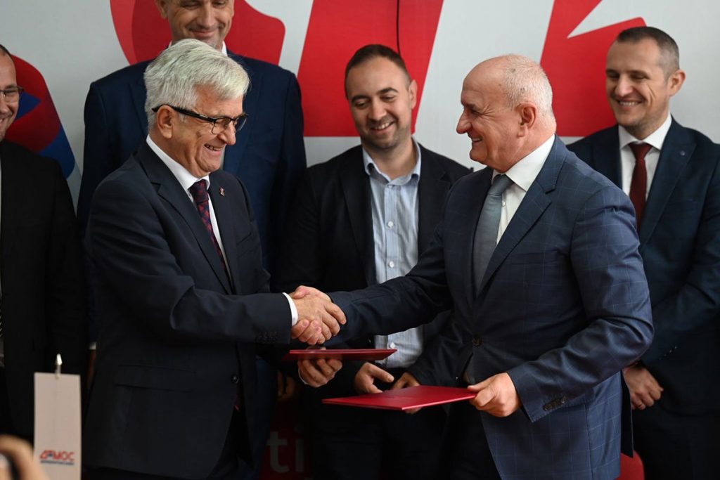 20251013124550_932486